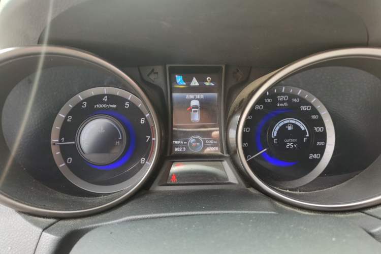 Used CHANGAN CS75 2014 2.0L Manual Luxury Version China V Standard Instrument Cluster