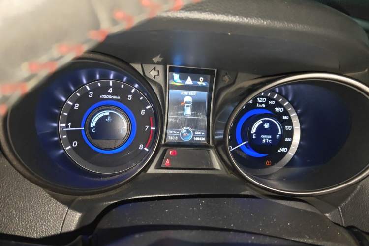 Used CHANGAN CS75 2014 2.0L Manual Luxury Version China V Standard Instrument Cluster