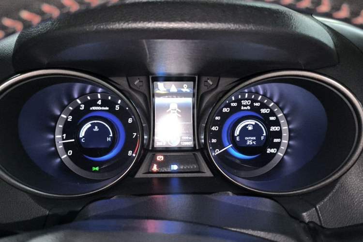 Used CHANGAN CS75 2014 1.8T Automatic Elite Model China IV Standard Instrument Cluster