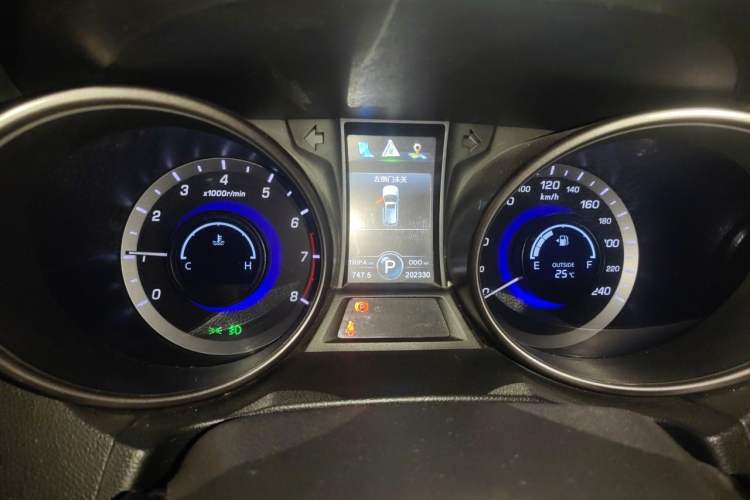 Used CHANGAN CS75 2014 1.8T Automatic Elite Version China V Standard Instrument Cluster