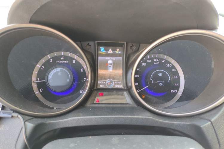 Used CHANGAN CS75 2014 2.0L Manual Luxury Version China IV Standard Instrument Cluster