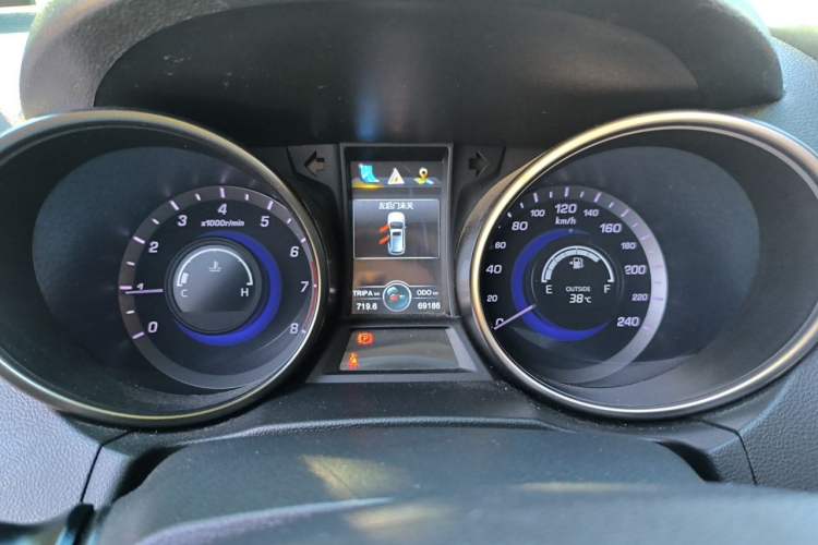 Used CHANGAN CS75 2014 2.0L Manual Luxury Version China IV Standard Instrument Cluster