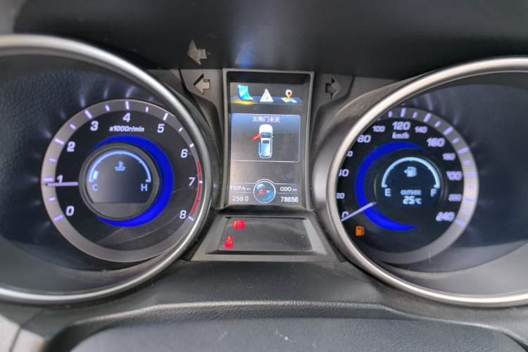 Used CHANGAN CS75 2014 2.0L Manual Luxury Version China IV Standard Instrument Cluster