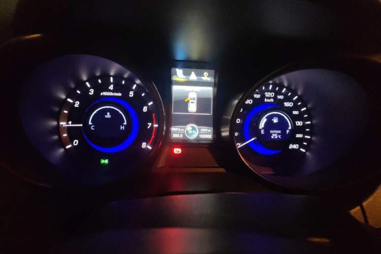 Used CHANGAN CS75 2014 2.0L Manual Luxury Version China V Standard Instrument Cluster