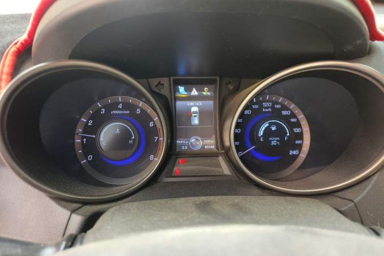 Used CHANGAN CS75 2014 2.0L Manual Luxury Version China IV Standard Instrument Cluster