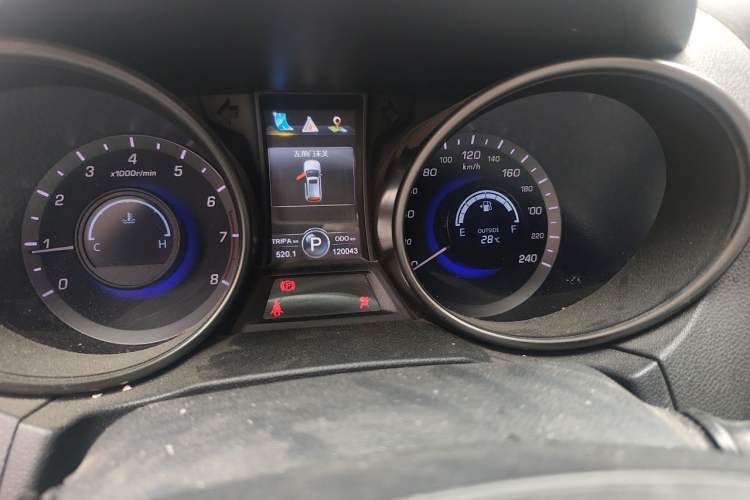 Used CHANGAN CS75 2014 1.8T Automatic Prestige Model China IV Standard Instrument Cluster