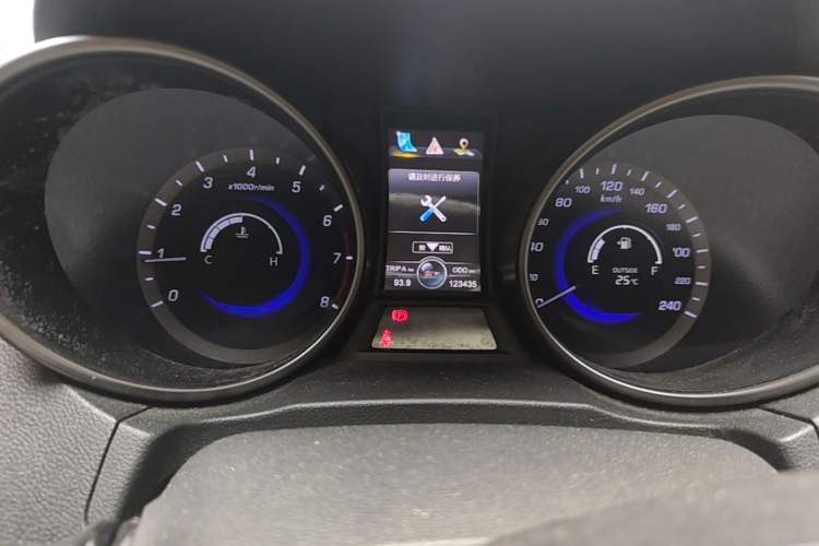 Used CHANGAN CS75 2014 2.0L Manual Leading Version China IV Standard Instrument Cluster
