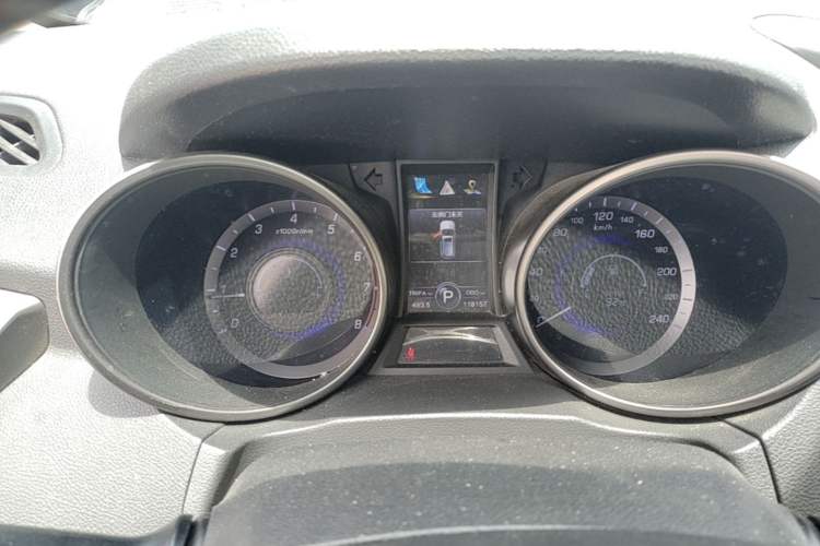 Used CHANGAN CS75 2014 1.8T Automatic Elite Version China V Standard Instrument Cluster