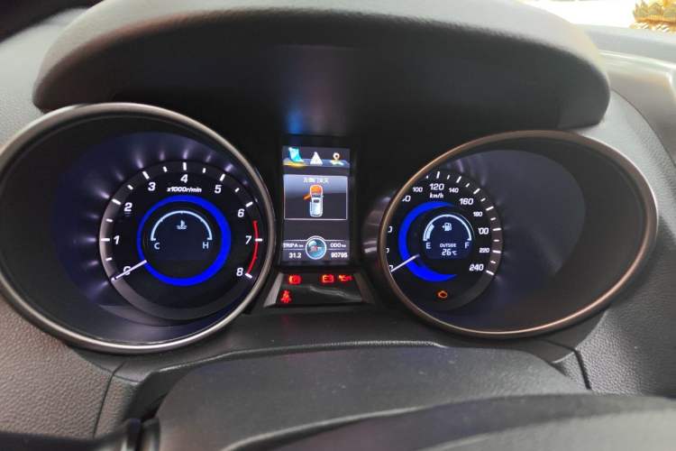 Used CHANGAN CS75 2014 2.0L Manual Luxury Version China IV Standard Instrument Cluster