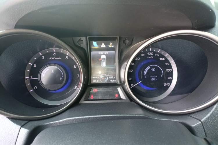 Used CHANGAN CS75 2014 2.0L Manual Luxury Version China V Standard Instrument Cluster