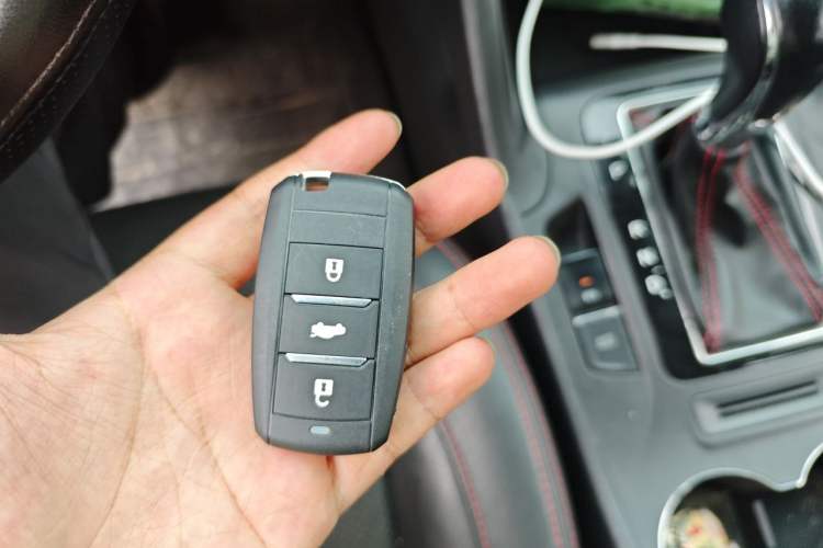 Used CHANGAN CS75 2014 1.8T Automatic Elite Model China IV Standard Interior 1