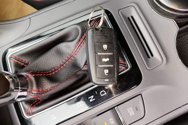 Used CHANGAN CS75 2014 1.8T Automatic Elite Model China IV Standard Interior 1