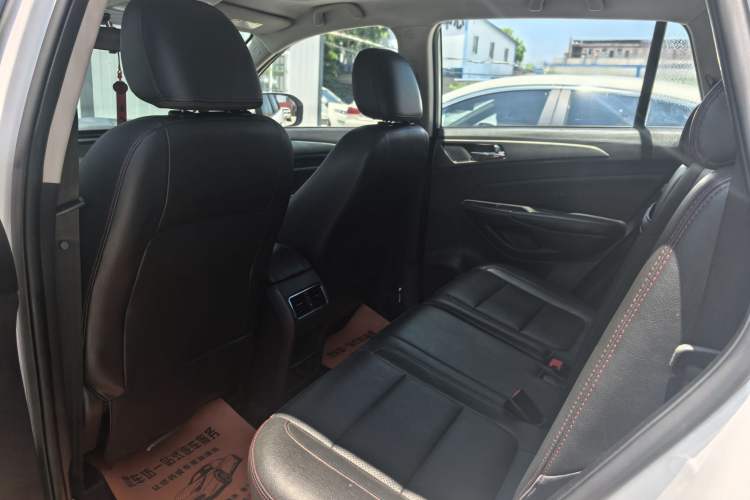 Used CHANGAN CS75 2014 1.8T Automatic Elite Model China IV Standard Interior 2