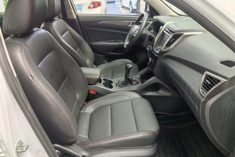 Used CHANGAN CS75 2014 2.0L Manual Luxury Version China V Standard Interior 2