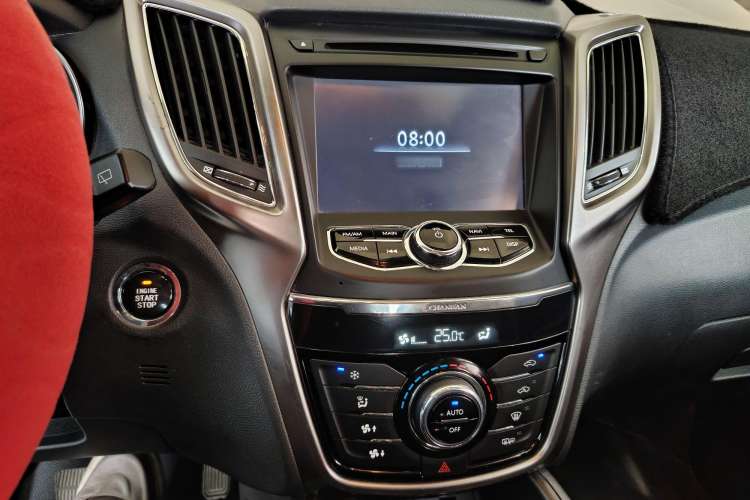 Used CHANGAN CS75 2014 1.8T Automatic Prestige Model China IV Standard Interior 2