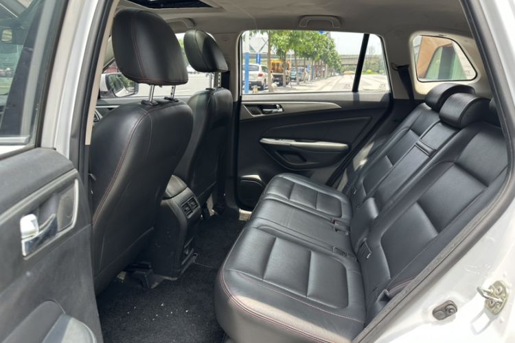 Used CHANGAN CS75 2014 1.8T Automatic Elite Version China V Standard Interior 3