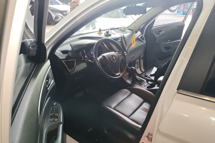 Used CHANGAN CS75 2014 1.8T Automatic Prestige Model China IV Standard Interior 3