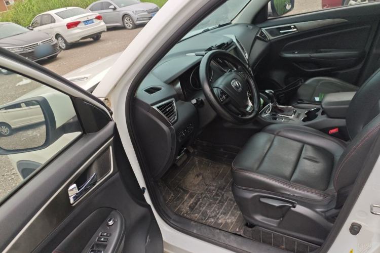 Used CHANGAN CS75 2014 1.8T Automatic Elite Model China IV Standard Interior 3