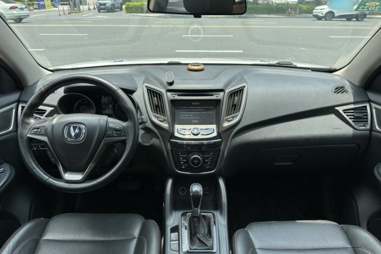 Used CHANGAN CS75 2014 1.8T Automatic Elite Version China V Standard Interior 4