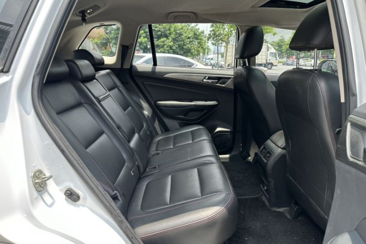 Used CHANGAN CS75 2014 1.8T Automatic Elite Version China V Standard Interior 5