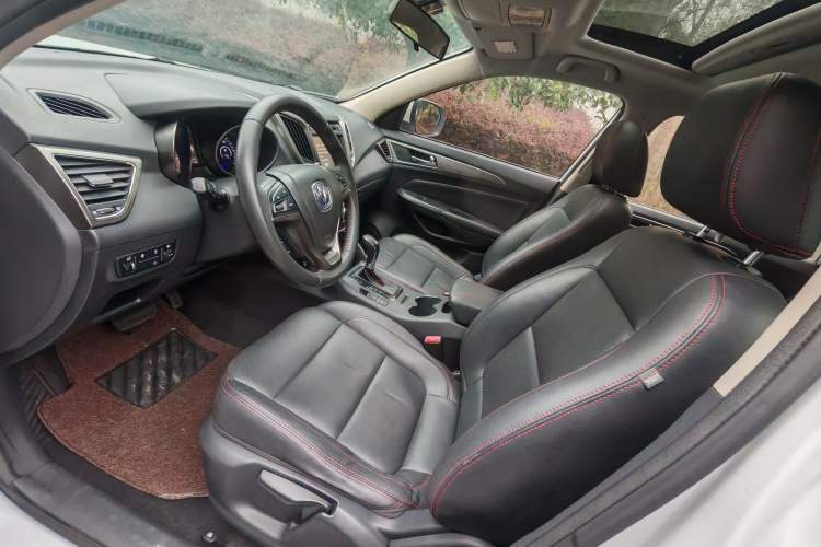 Used CHANGAN CS75 2014 1.8T Automatic Elite Model China IV Standard Interior 5