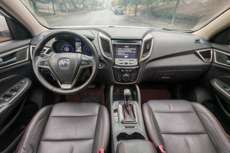 Used CHANGAN CS75 2014 1.8T Automatic Elite Model China IV Standard Interior 6
