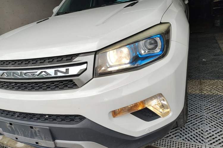 Used CHANGAN CS75 2014 1.8T Automatic Prestige Model China IV Standard Left Front Headlight