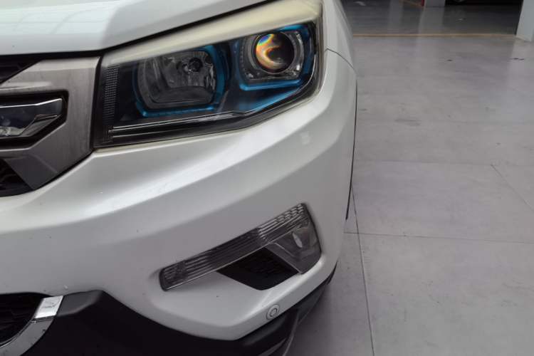 Used CHANGAN CS75 2014 1.8T Automatic Elite Model China IV Standard Left Front Headlight