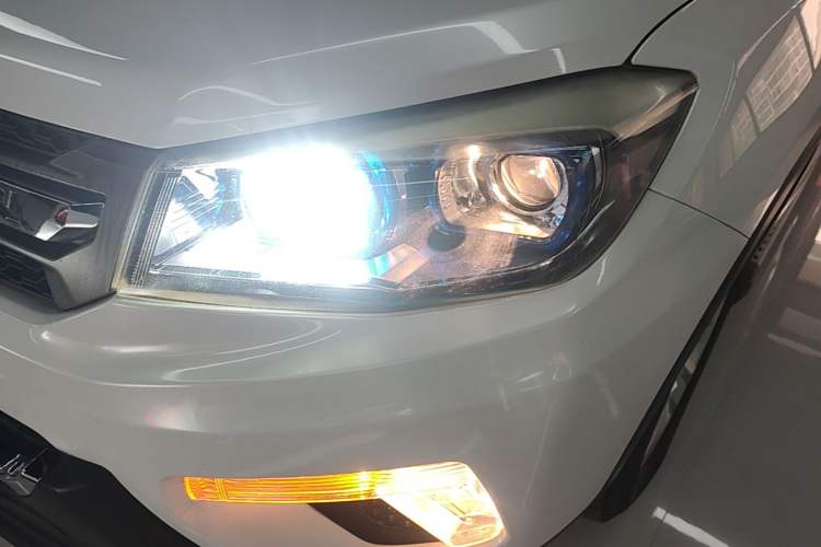 Used CHANGAN CS75 2014 1.8T Automatic Elite Model China IV Standard Left Front Headlight