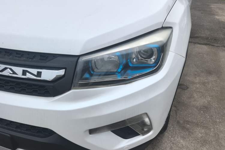 Used CHANGAN CS75 2014 1.8T Automatic Elite Model China IV Standard Left Front Headlight