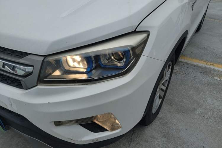 Used CHANGAN CS75 2014 1.8T Automatic Elite Version China V Standard Left Front Headlight