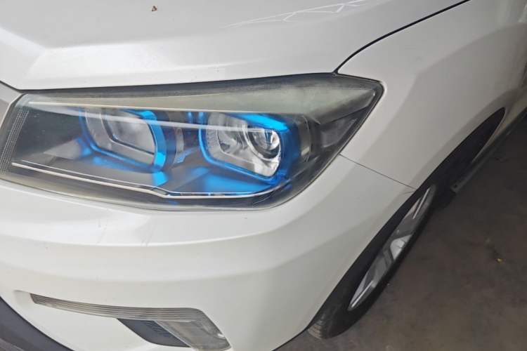 Used CHANGAN CS75 2014 2.0L Manual Luxury Version China IV Standard Left Front Headlight