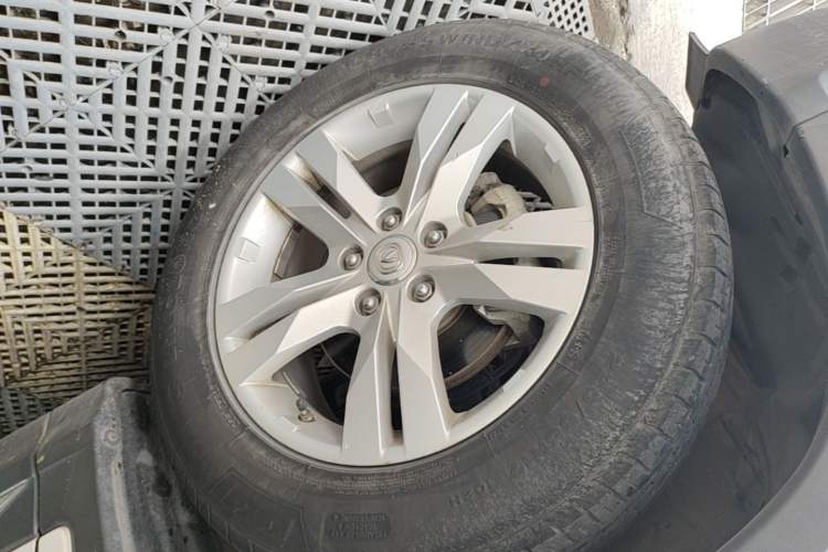 Used CHANGAN CS75 2014 1.8T Automatic Prestige Model China IV Standard Left Front Wheel Hub