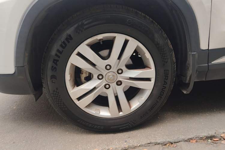 Used CHANGAN CS75 2014 1.8T Automatic Elite Model China IV Standard Left Front Wheel Hub