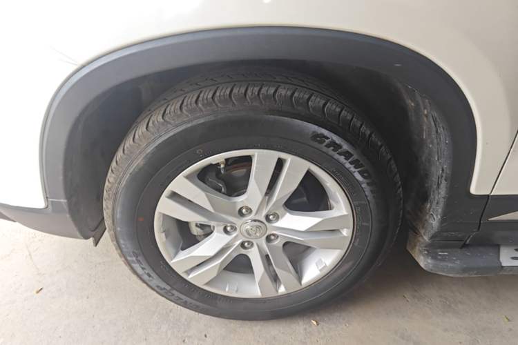 Used CHANGAN CS75 2014 2.0L Manual Luxury Version China IV Standard Left Front Wheel Hub