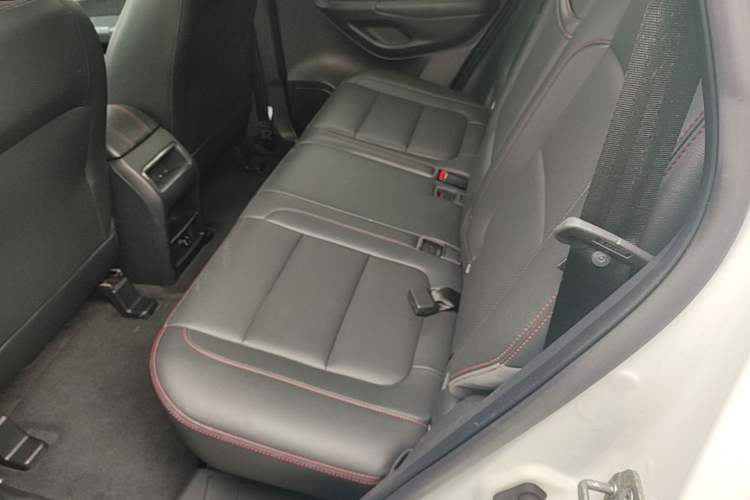 Used CHANGAN CS75 2014 2.0L Manual Luxury Version China V Standard Left Rear Seat