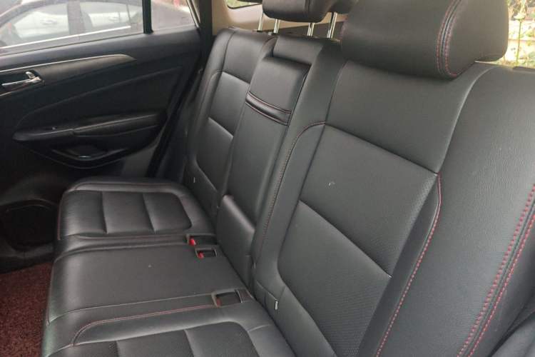 Used CHANGAN CS75 2014 2.0L Manual Luxury Version China IV Standard Left Rear Seat