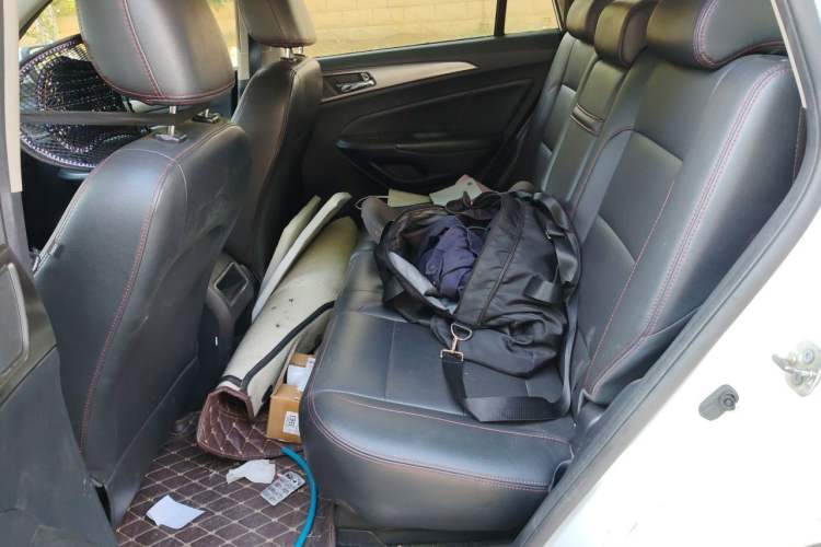Used CHANGAN CS75 2014 2.0L Manual Luxury Version China IV Standard Left Rear Seat