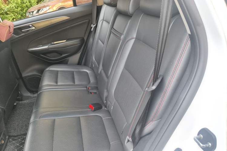 Used CHANGAN CS75 2014 1.8T Automatic Elite Version China V Standard Left Rear Seat