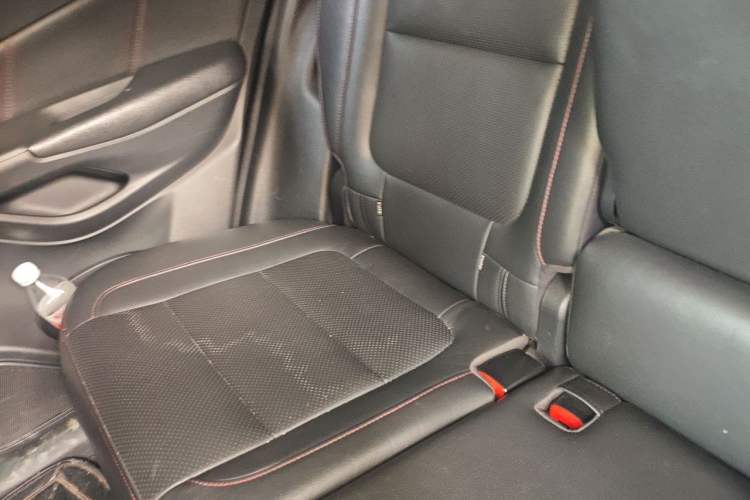 Used CHANGAN CS75 2014 2.0L Manual Luxury Version China IV Standard Left Rear Seat