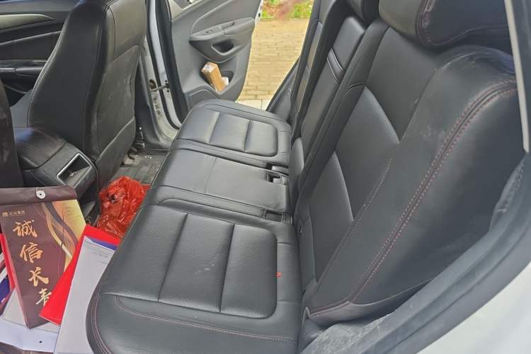 Used CHANGAN CS75 2014 2.0L Manual Luxury Version China IV Standard Left Rear Seat