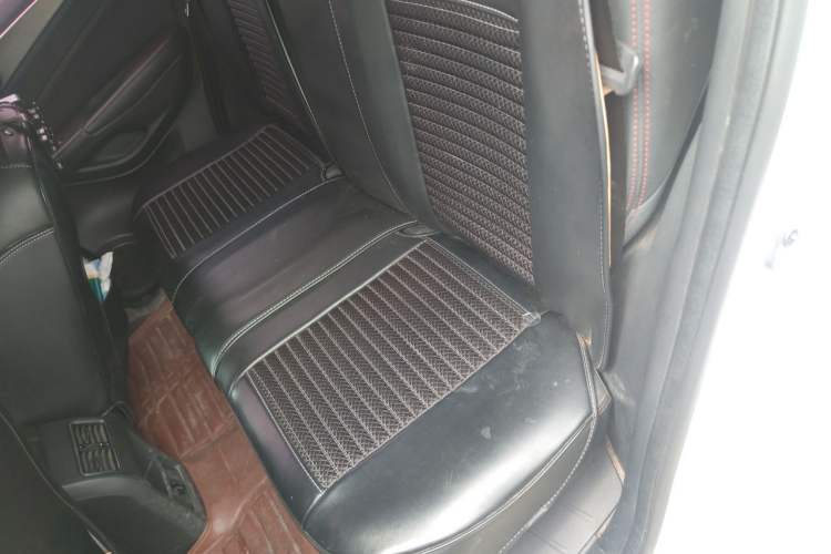 Used CHANGAN CS75 2014 1.8T Automatic Elite Version China V Standard Left Rear Seat