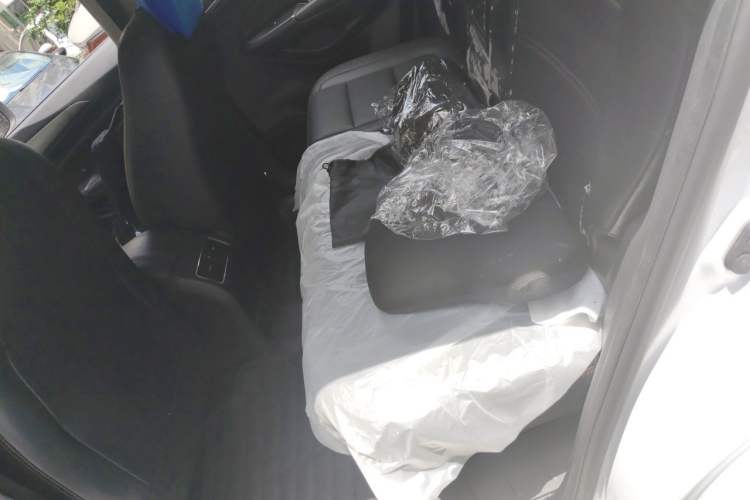 Used CHANGAN CS75 2014 1.8T Automatic Elite Model China IV Standard Left Rear Seat
