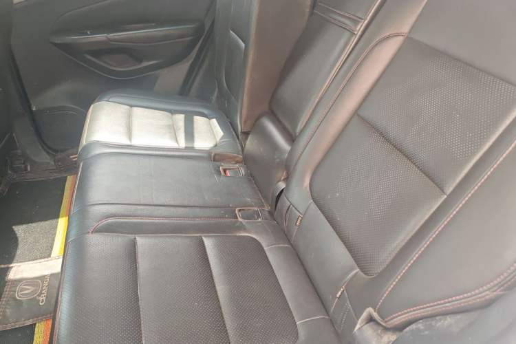 Used CHANGAN CS75 2014 2.0L Manual Luxury Version China IV Standard Left Rear Seat