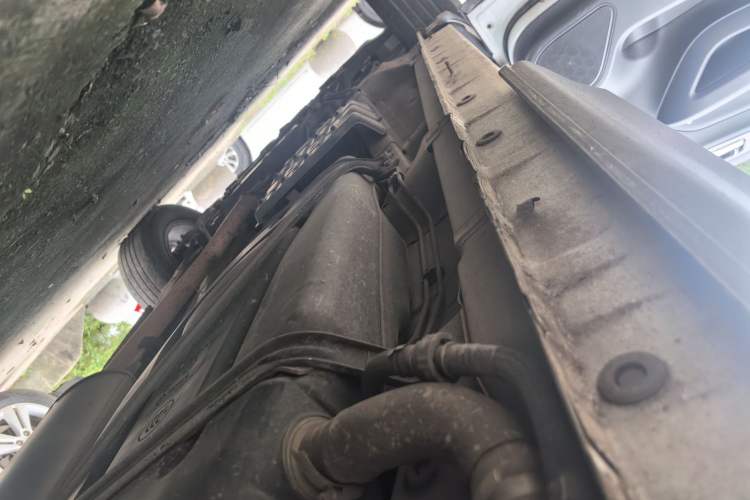 Used CHANGAN CS75 2014 1.8T Automatic Elite Model China IV Standard Left Side Sill