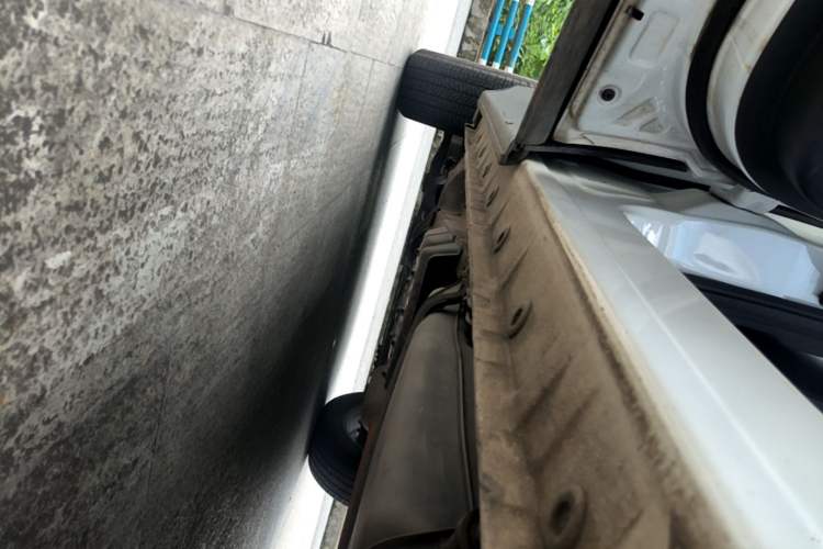 Used CHANGAN CS75 2014 2.0L Manual Luxury Version China IV Standard Left Side Sill