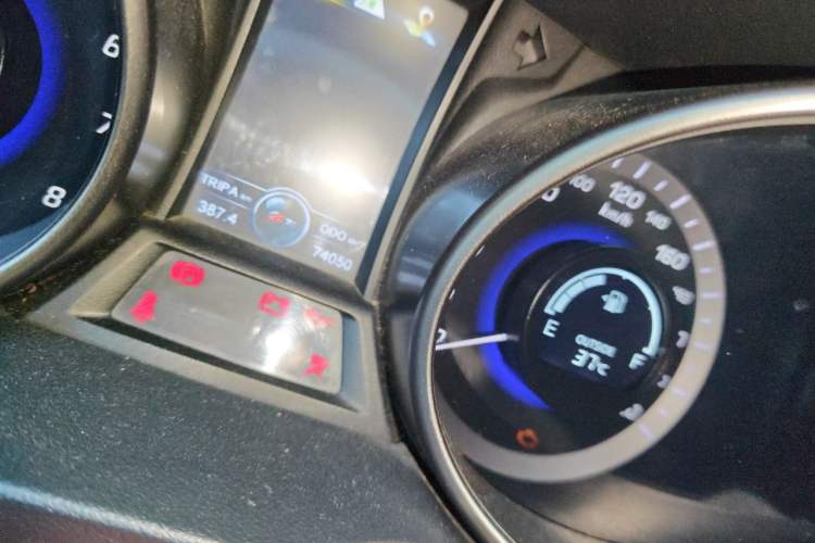 Used CHANGAN CS75 2014 2.0L Manual Luxury Version China IV Standard Odometer Close Up