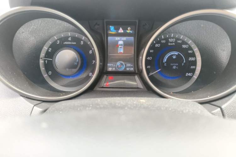 Used CHANGAN CS75 2014 2.0L Manual Luxury Version China IV Standard Odometer Close Up