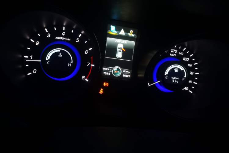 Used CHANGAN CS75 2014 2.0L Manual Leading Model China V Standard Odometer Close Up
