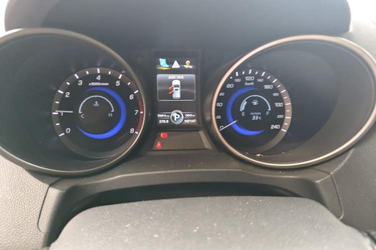 Used CHANGAN CS75 2014 1.8T Automatic Elite Model China IV Standard Odometer Close Up